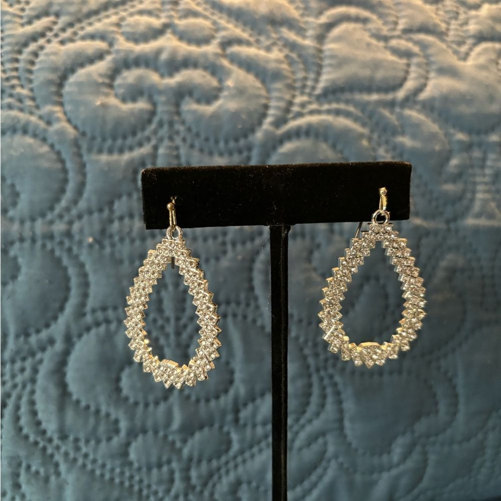 NEW Iron Orchid Studio Nickel-free Silver Drop Earrings